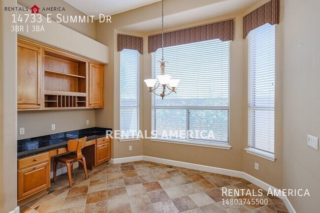 Building Photo - Beautiful 3-Bed/3-bath home in Fountain Hi...