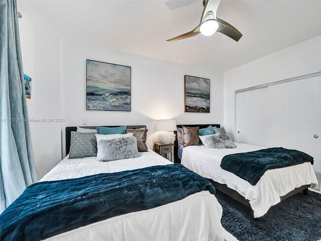 Building Photo - 20281 E Country Club Dr