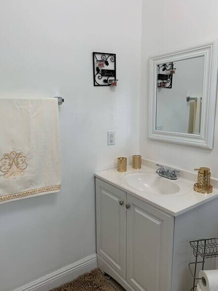 Building Photo - 372 NE 162nd St