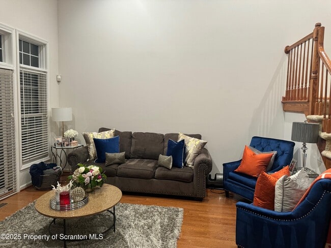 Building Photo - 803 Ohenry Close Sec 1