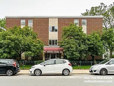 Building Photo - 804 Centre St