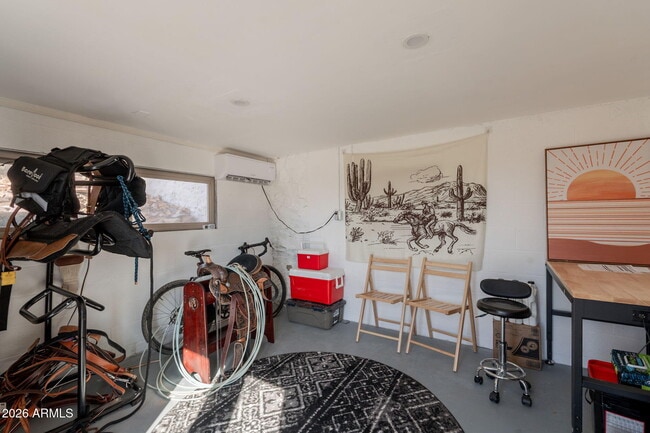 Building Photo - 1902 E Cortez St