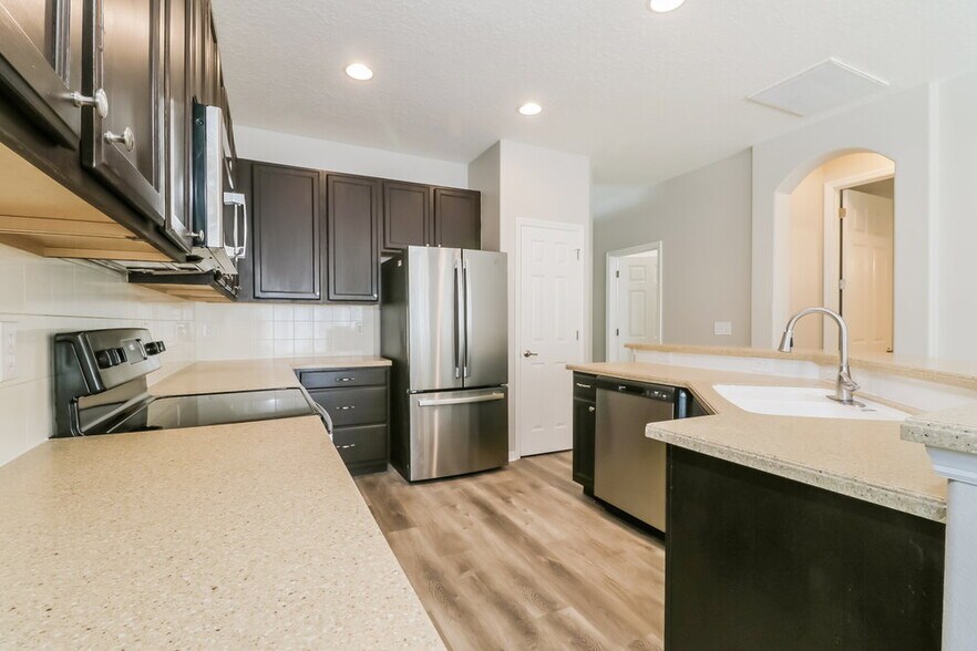 Building Photo - 5850 Sweet William Terrace