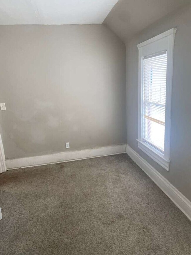 Building Photo - 1974 W 93rd St