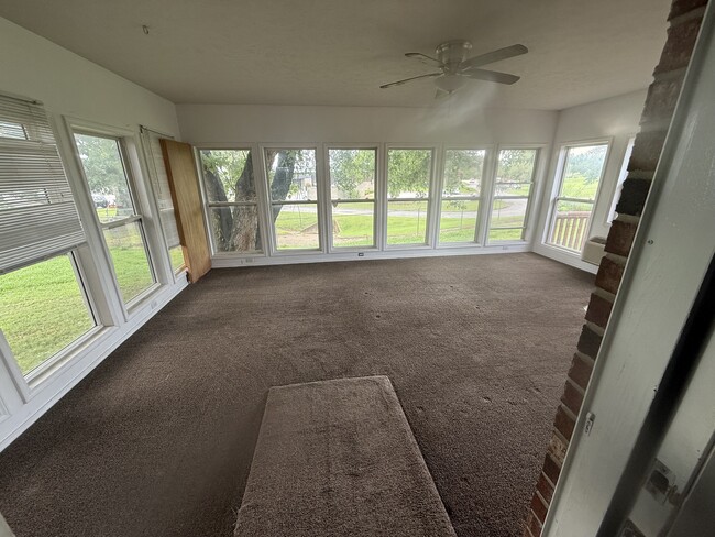 Building Photo - 5602 Montgomery Dr