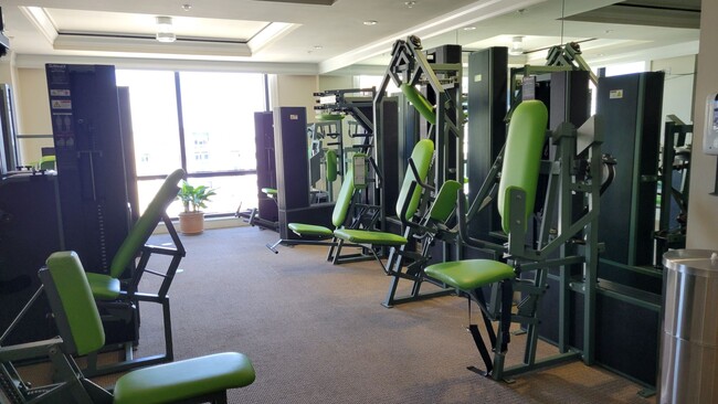 Building Photo - Short term ONLY luxury 2/2 condo in the heart of downtown Sarasota