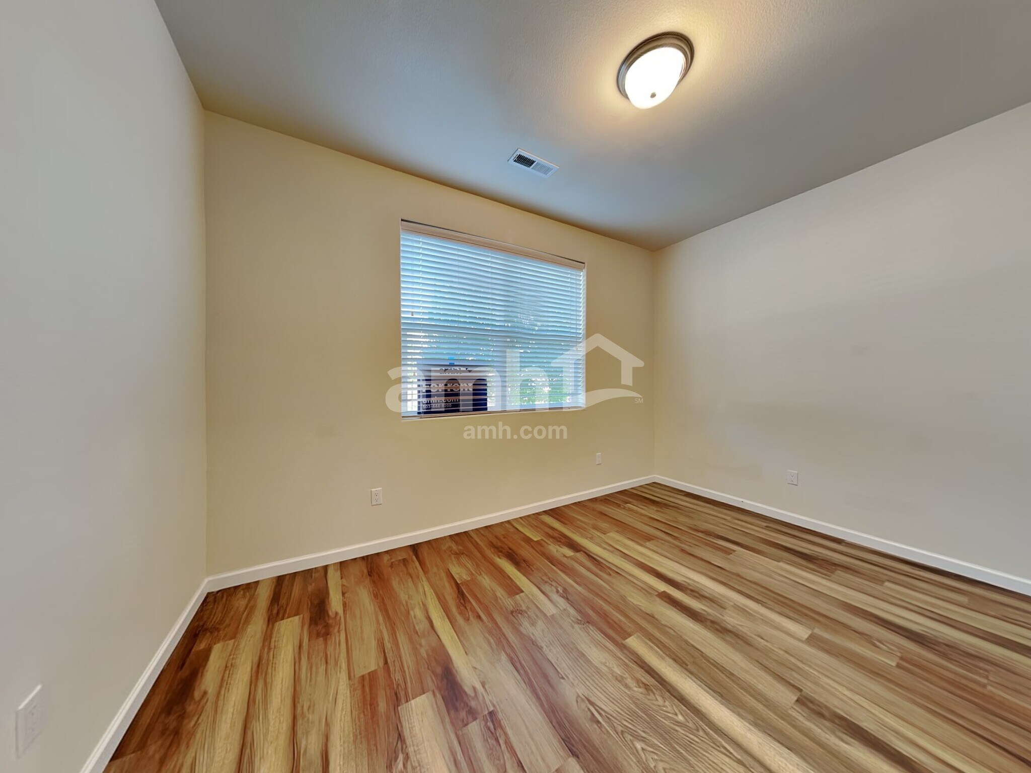Building Photo - 16602 NE 91st St