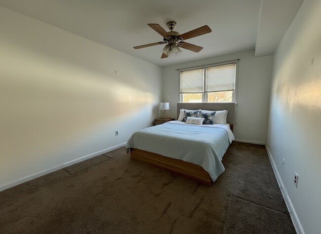 Building Photo - 6901 Valley Ave