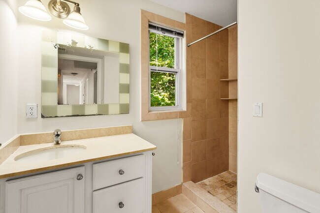 Building Photo - 93 Kilsyth Rd