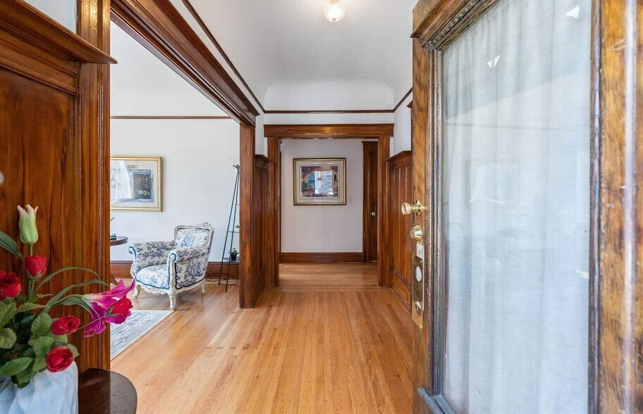 Building Photo - 4076 Santa Rita St