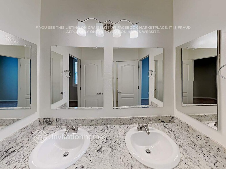 Building Photo - 4282 E Toledo St