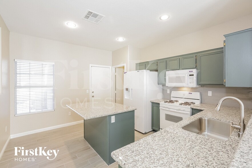 Building Photo - 1669 Shifting Winds St