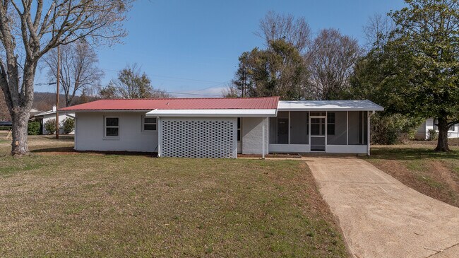 Primary Photo - 1701 Wakefield Dr NE