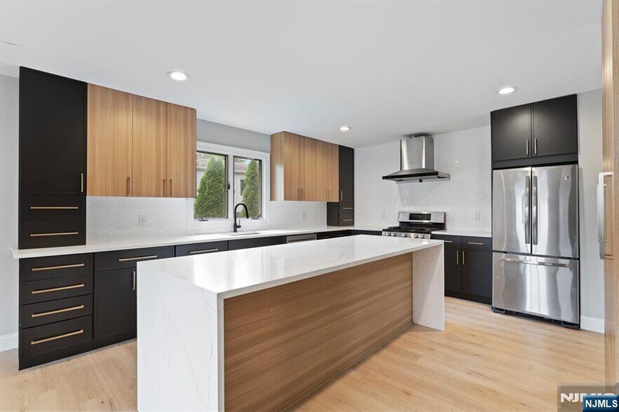 Building Photo - 15 Barnes Dr