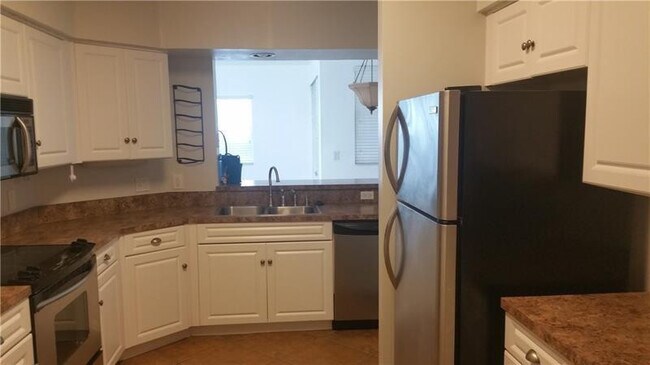 Building Photo - 3255 NE 184th St