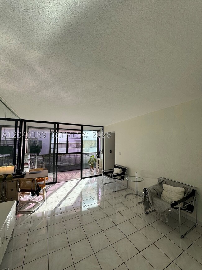 Building Photo - 2539 S Bayshore Dr