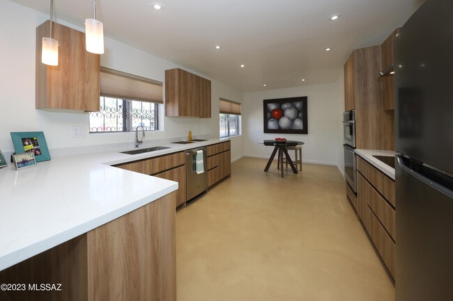 Building Photo - 2791 W Casas Cir