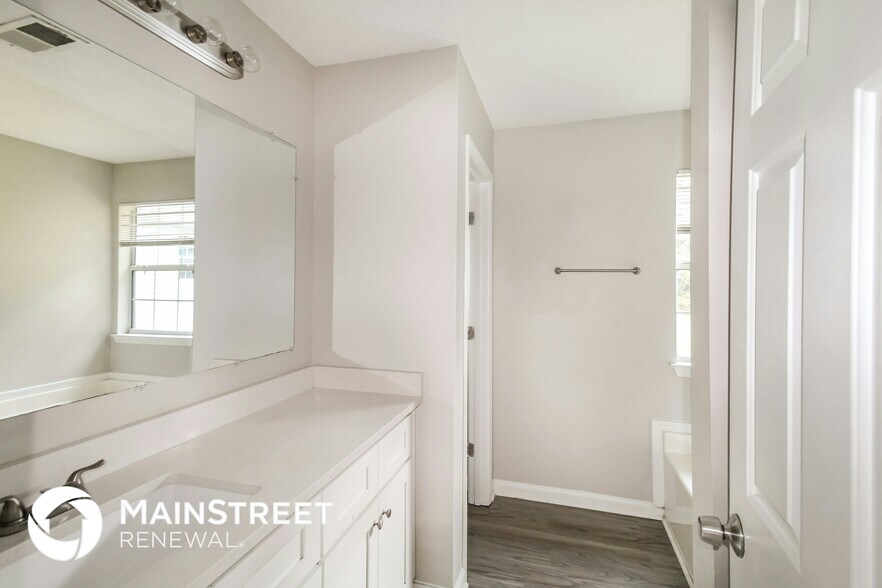 Building Photo - 4240 Ward Bluff Dr