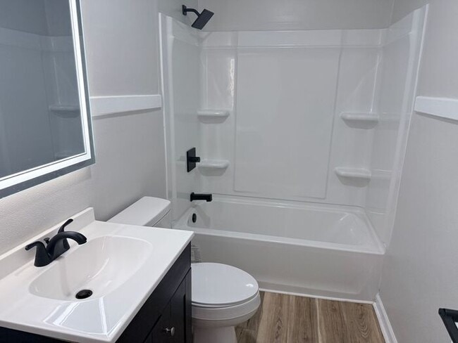 Building Photo - Move Into Comfort! Newly Remodeled 4-Bedro...