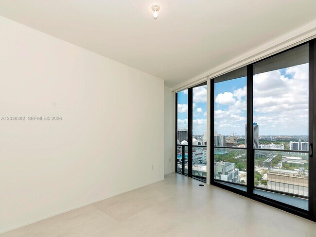 Building Photo - 1000 Biscayne Blvd