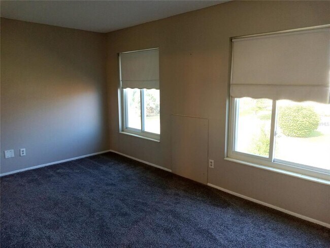 Building Photo - 2428 Columbia Dr