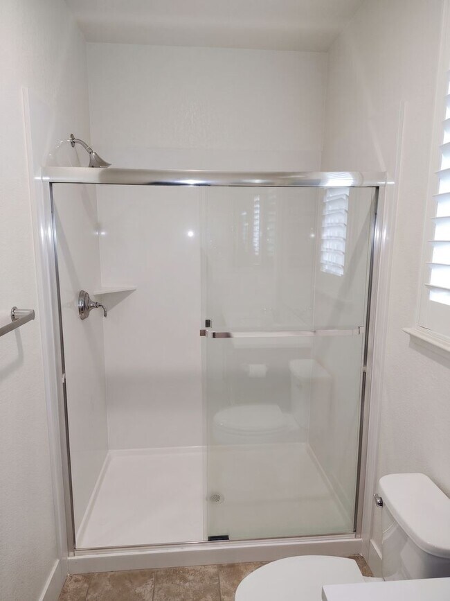 Building Photo - Spacious Alameda Landing Home with Premium Upgrades