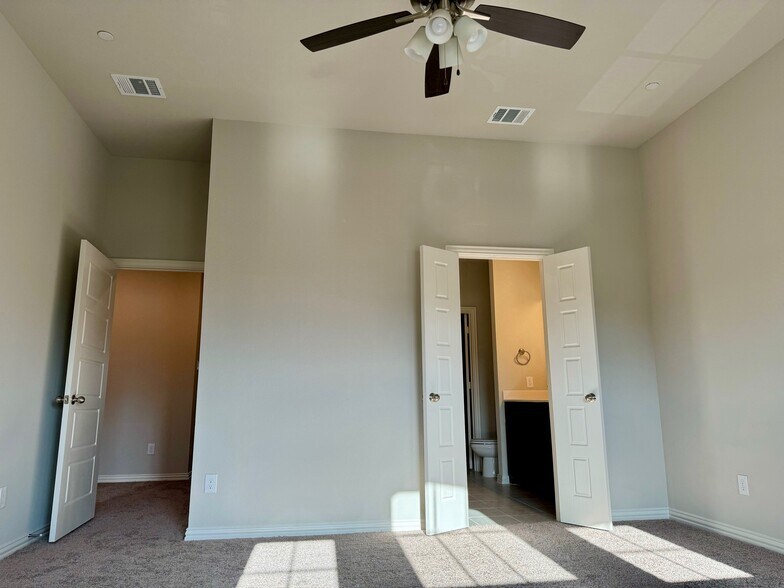 Building Photo - 3453 Solana Cir
