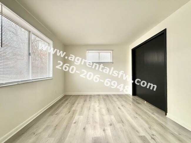 Building Photo - 4729 Northcrest Dr