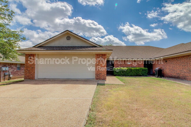 Primary Photo - 10120 Cordoba Ct