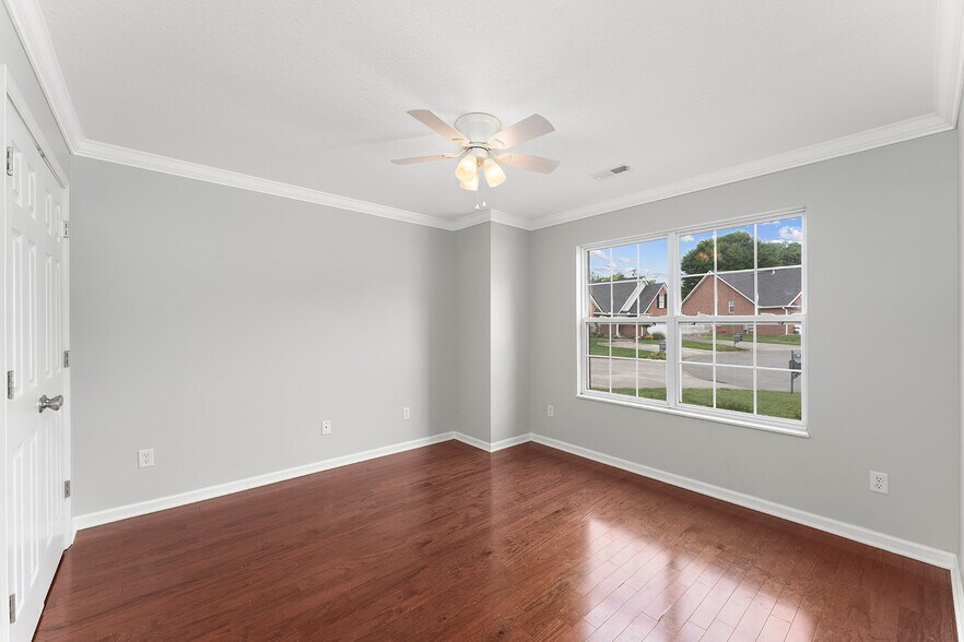 Building Photo - 3504 Oak Villa Way