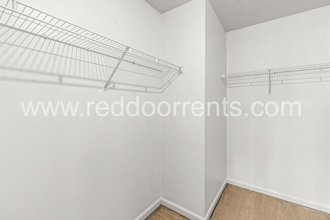 Building Photo - Spacious 3-Bedroom Home in Fishers with Modern Comforts