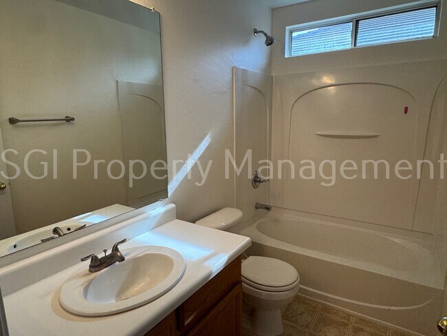 Building Photo - 4113 W Irwin Ave