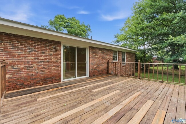 Building Photo - 8413 Old Madison Pike