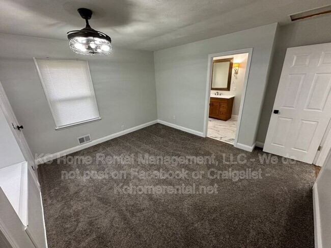 Building Photo - 5016 Norwood Ave