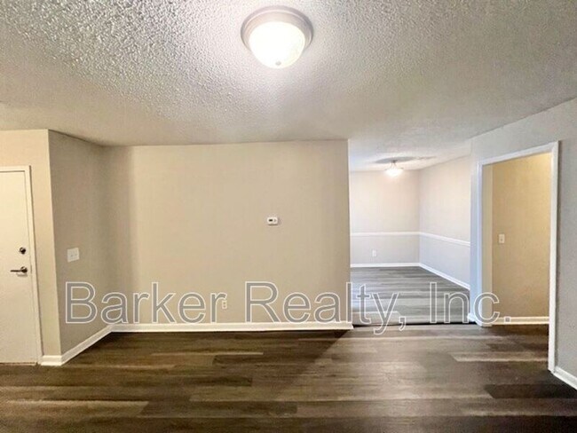 Building Photo - 203-2B E. Ransom Street