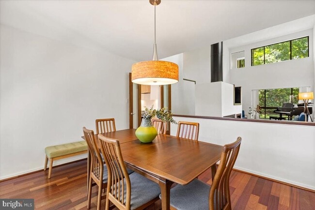 Building Photo - 9411 Fernwood Rd