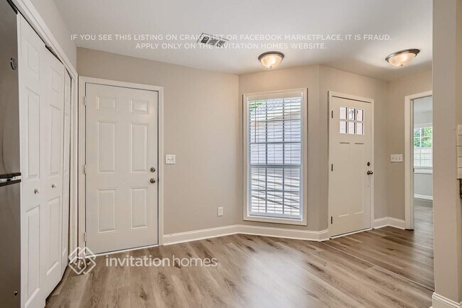 Building Photo - 7470 Hunters Ridge Dr