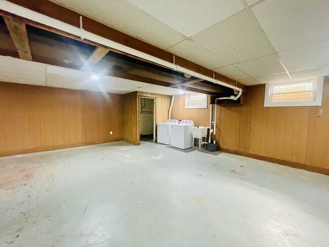 Building Photo - 63 Shelor Dr