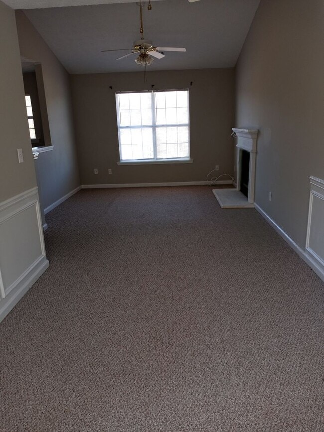 Building Photo - 3/2 with Large Bonus Room  - Split level home with large backyard