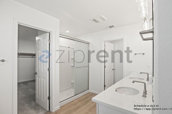 Building Photo - 861 Pipit St