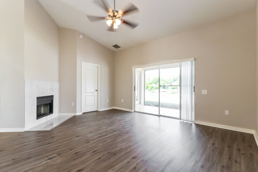 Building Photo - 29505 Morningmist Dr