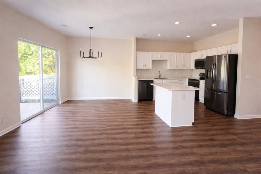 Building Photo - 1345 Bell Rd