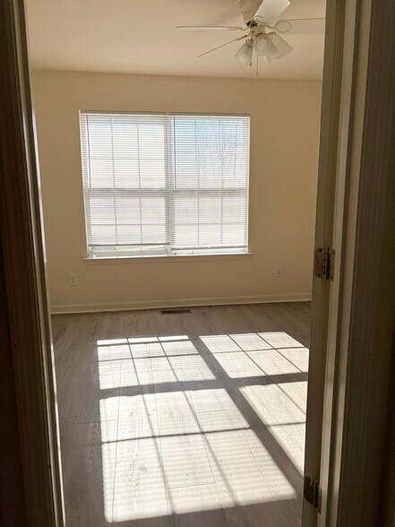 Building Photo - 2708 Lantern Walk SE