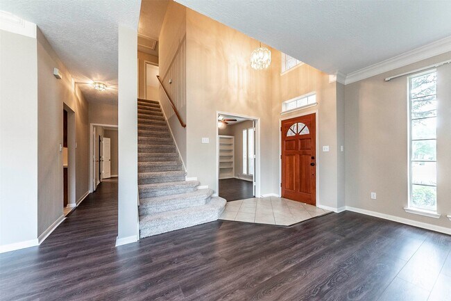 Building Photo - 2608 Leroy St