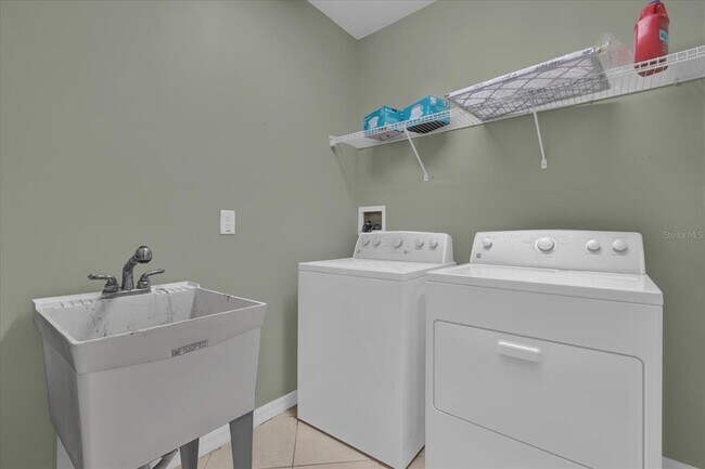 Building Photo - 585 Cruz Bay Cir