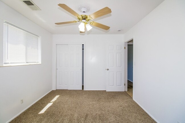 Building Photo - Cozy 2 Bed, 1 Bath Pet-Friendly Home with ...