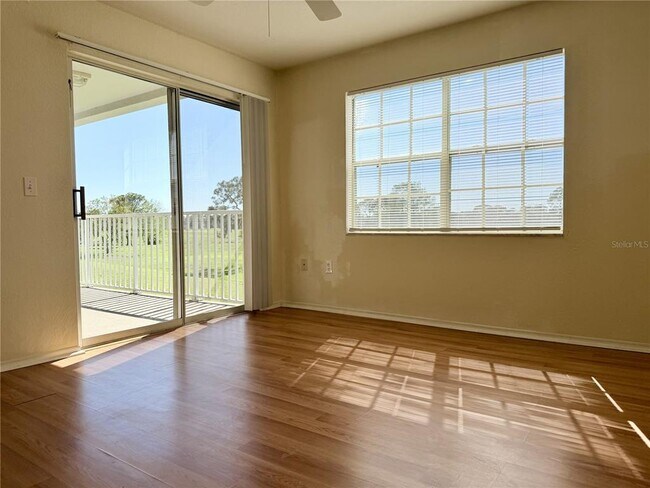 Building Photo - 13839 Fairway Island Dr