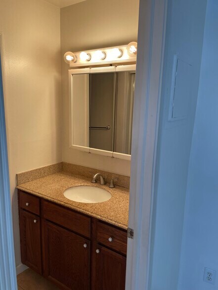 Building Photo - 4612 Croftshire Dr