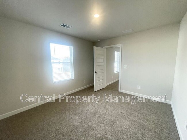 Building Photo - 671 Cozy Blf Rd