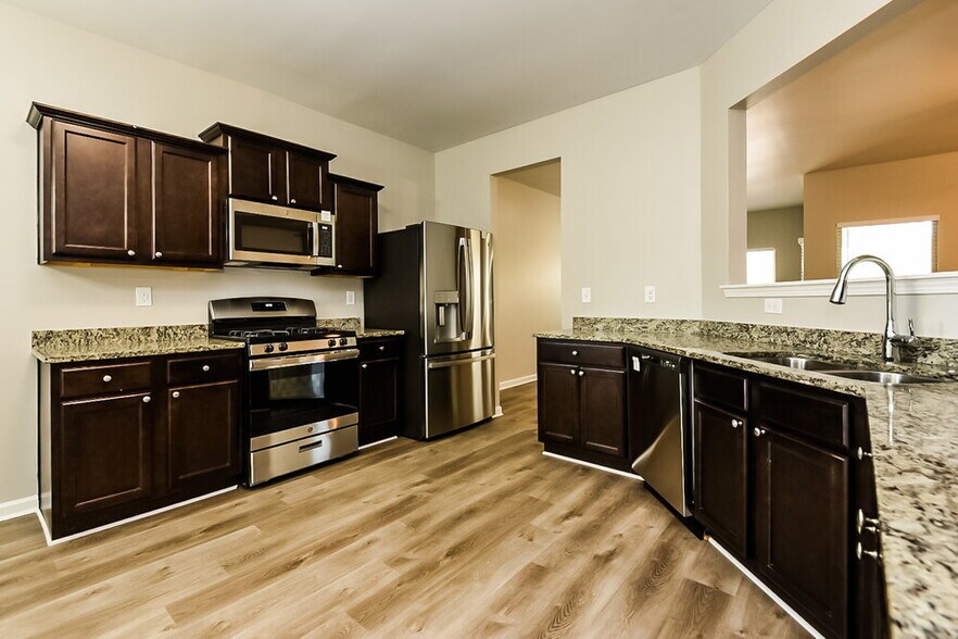 Building Photo - 3517 Mica Cir SE